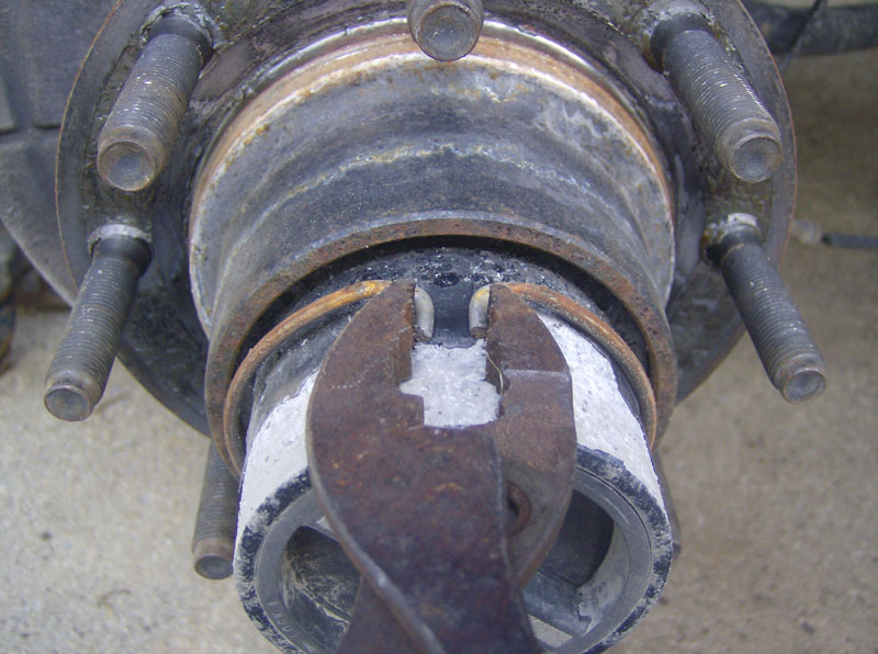 2004 F250 ESOF Hub Service